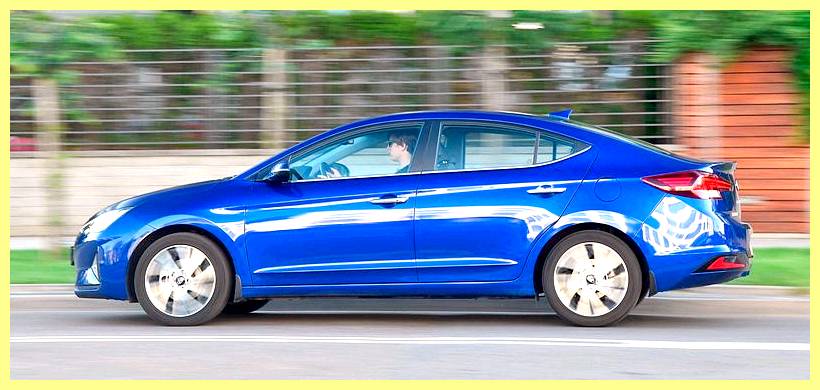 Hyundai Elantra, Renault Megane, Toyota Corolla - сравнение