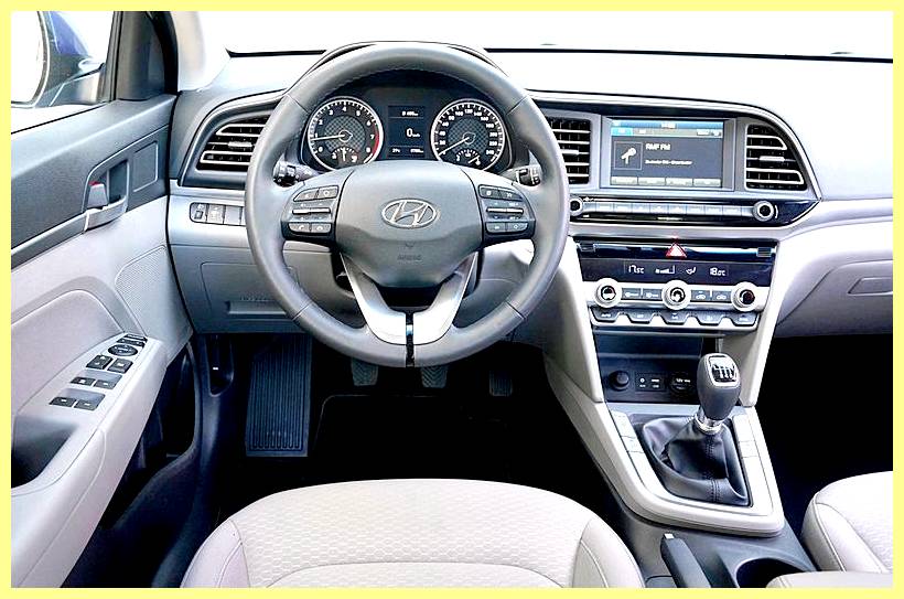 Hyundai Elantra, Renault Megane, Toyota Corolla - сравнение