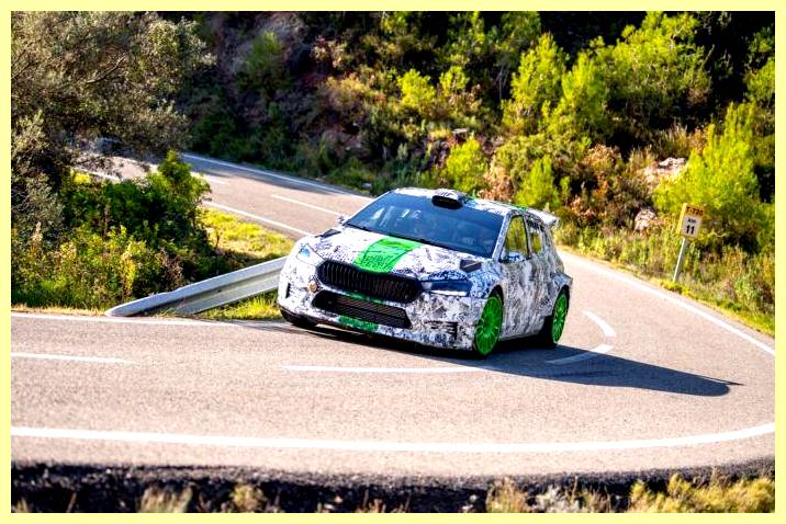 Новая Skoda Fabia Rally2 - раллийный автомобиль на базе серийной Fabia