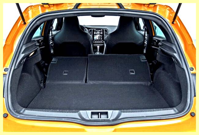 Renault Megane R.S. (2023). Описание версии и прайс-лист